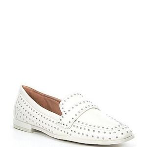 Chelsea & Violet Womens Lisle Loafer Flat Shoes White Leather Slip On Studded 9